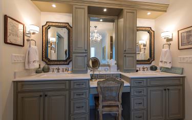 100-Glenview-Place-910-Naples-print-011-master-bath-vanity-4200x2804-300dpi