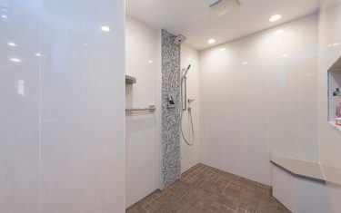 4041-Gulf-Shore-Blvd-N-1707-print-007-Shower-4200x2804-300dpi