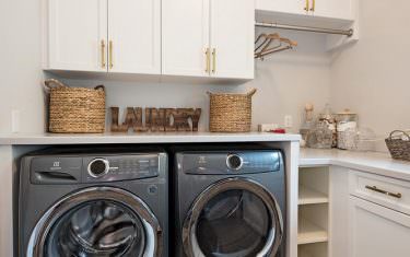 414-Palm-Court-Naples-FL-34108-large-009-2-Laundry-668x1000-72dpi