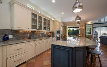 7993-Via-Vecchia-Naples-FL-print-004-Kitchen4-4096x2734-300dpi