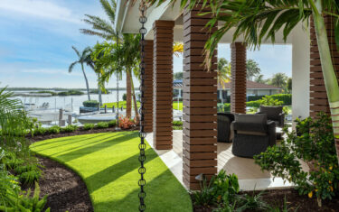 990-Scott-Dr-Courtyard 1